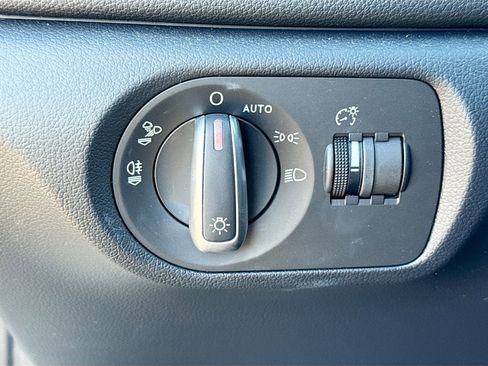 Used 2016 Audi Q3 2.0T Prestige w/ Prestige Package image 34