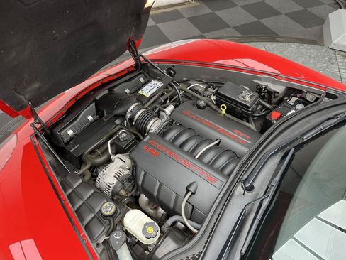 Used 2006 Chevrolet Corvette Convertible w/ Preferred Equipment Group RWD image 2