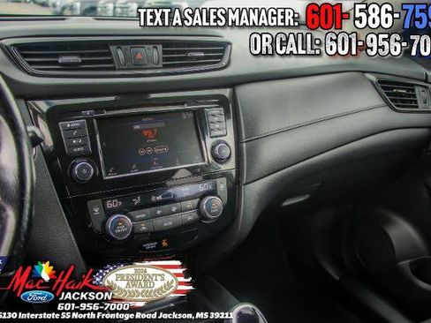 Used 2020 Nissan Rogue SV FWD image 13