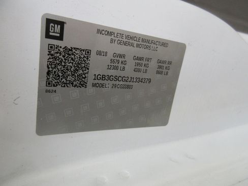 Used 2018 Chevrolet Express 3500 w/ Driver Convenience Package image 27