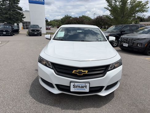 Used 2015 Chevrolet Impala LT FWD image 2