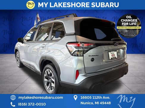 Certified 2025 Subaru Forester Premium AWD/4WD image 9