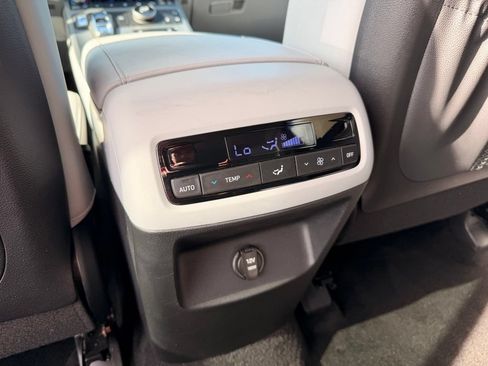 Used 2024 Hyundai Palisade SEL FWD image 29