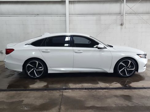 Used 2020 Honda Accord Sport image 2