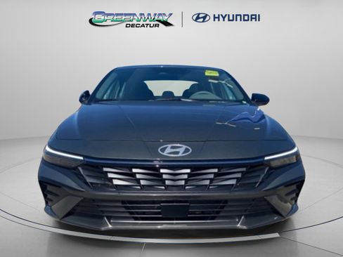 New 2026 Hyundai Elantra SEL Sport Premium FWD image 3