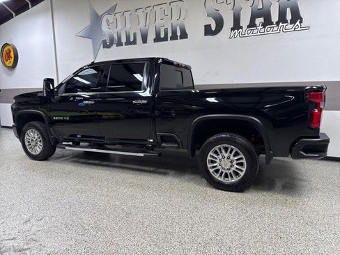 Used 2022 Chevrolet Silverado 3500 High Country w/ Z71 Off-Road Package image 6