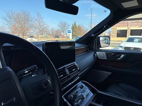 Certified 2023 Lincoln Navigator Black Label image 12