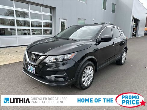 Used 2022 Nissan Rogue Sport S image 1