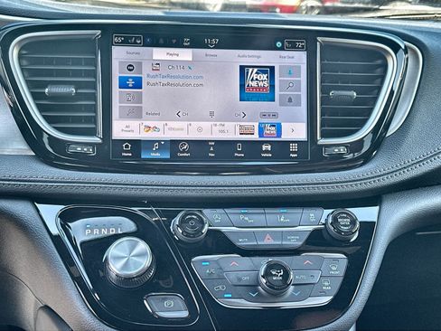 New 2026 Chrysler Pacifica Pinnacle image 18