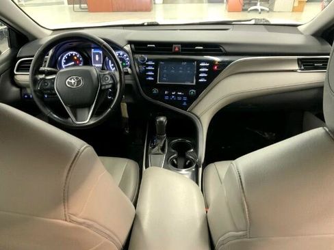 Used 2018 Toyota Camry SE image 8