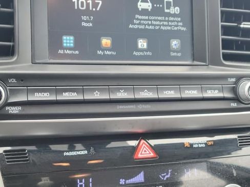 Used 2020 Hyundai Elantra SEL image 24