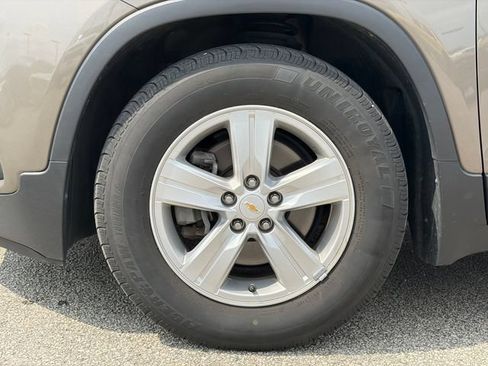 Used 2021 Chevrolet Trax LS FWD image 5