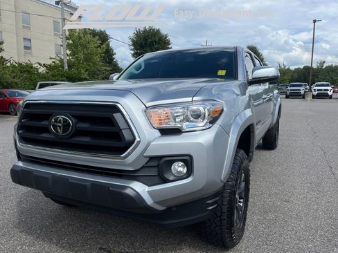 Used 2022 Toyota Tacoma SR5 w/ Technology Package AWD/4WD image 28