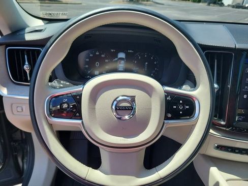 Used 2021 Volvo XC60 T6 Inscription w/ Advanced Package AWD/4WD image 16