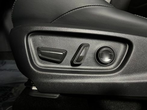 Used 2026 Toyota C-HR AWD/4WD image 14