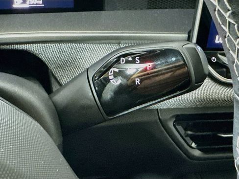 Used 2025 Volkswagen Tiguan S FWD image 19