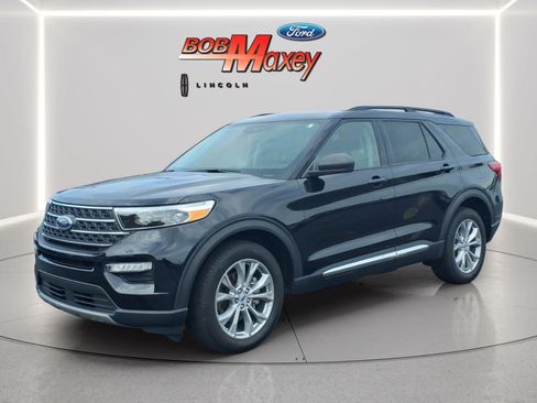 Used 2024 Ford Explorer XLT w/ Equipment Group 202A AWD/4WD image 1