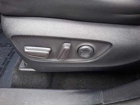 Certified 2021 Toyota Highlander XLE image 16