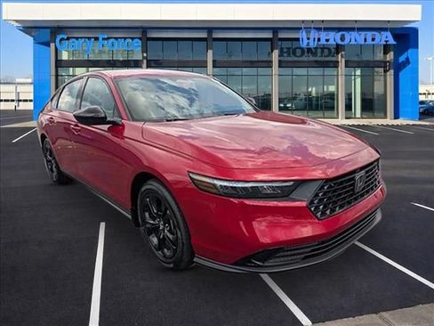 Used 2025 Honda Accord SE image 1