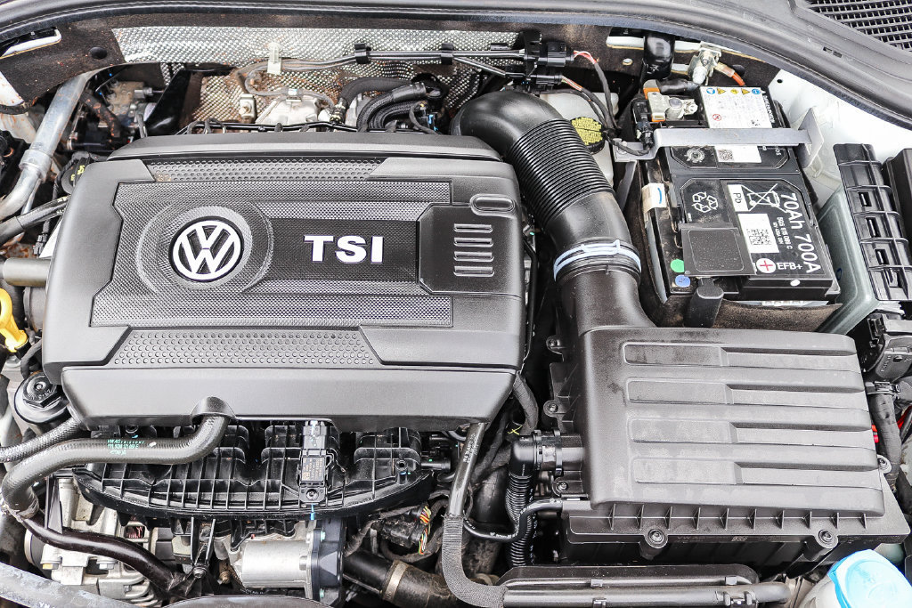 Used 2025 Volkswagen Jetta GLI Autobahn FWD image 27
