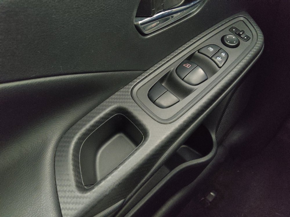 Used 2020 Nissan Versa SV FWD image 27