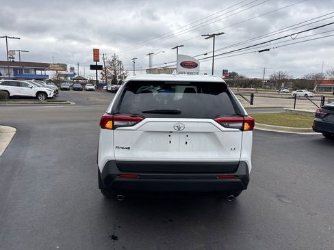 New 2025 Toyota RAV4 LE image 4