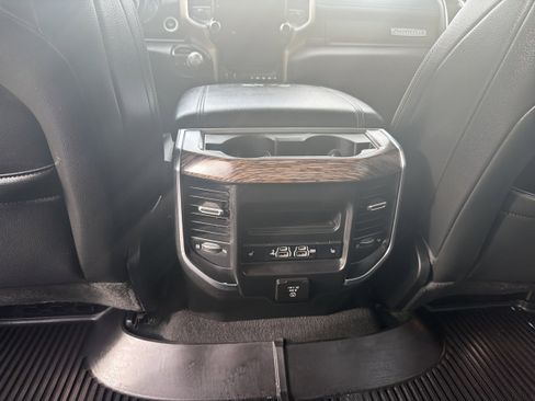 Used 2019 RAM 1500 Laramie image 10