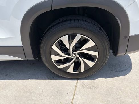 Certified 2025 Volkswagen Tiguan S AWD/4WD image 6