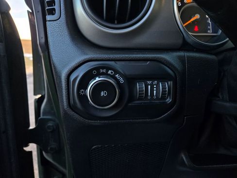 Used 2021 Jeep Wrangler Unlimited Sport image 12