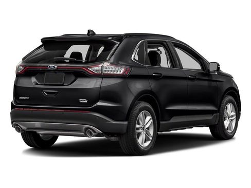 Used 2018 Ford Edge Titanium w/ Equipment Group 301A AWD/4WD image 11