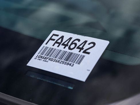 Used 2025 Chevrolet Suburban Premier image 29