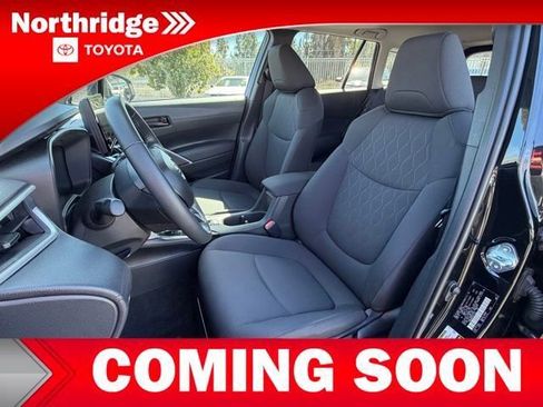 Used 2024 Toyota Corolla Cross LE w/ Moonroof Package image 6