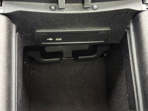 Used 2020 Mercedes-Benz GLE 350 4MATIC w/ Premium Package image 37