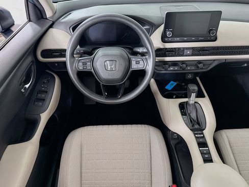 Used 2023 Honda HR-V LX image 17