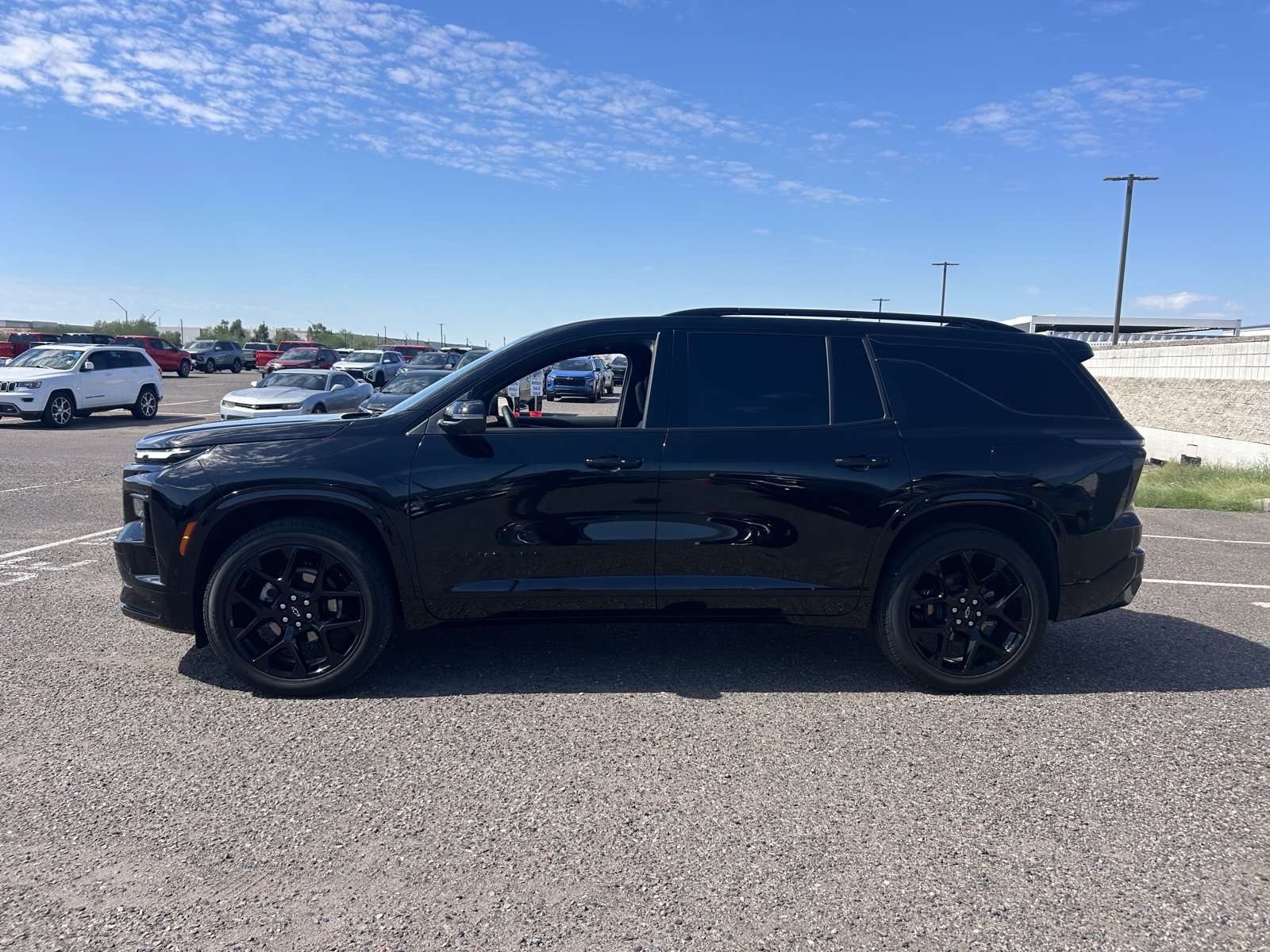 Used 2026 Chevrolet Traverse RS w/ LPO, Floor Liner Package FWD image 2