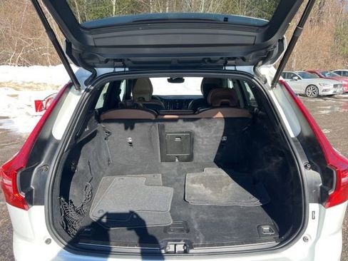 Certified 2022 Volvo XC60 T8 Inscription Expression image 24