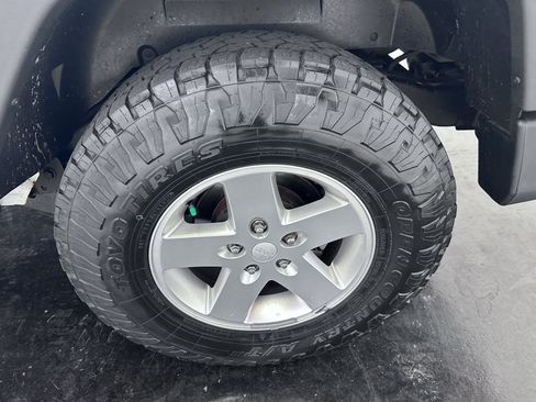 Used 2014 Jeep Wrangler Unlimited Sport w/ Quick Order Package 24S AWD/4WD image 20