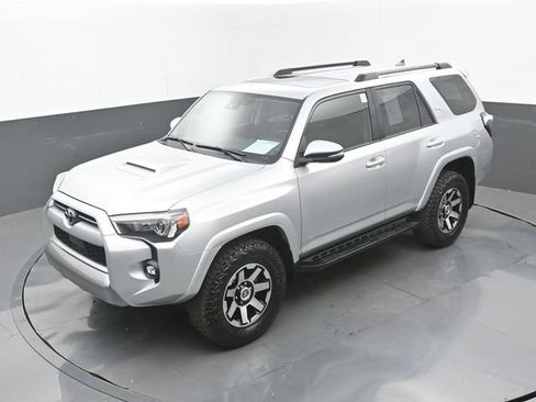 Used 2024 Toyota 4Runner TRD Off-Road Premium w/ Moonroof Package AWD/4WD image 32