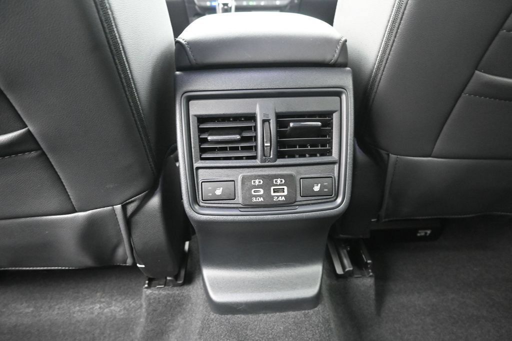 Used 2026 Subaru Outback Touring AWD/4WD image 23