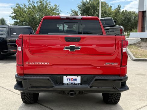 Used 2025 Chevrolet Silverado 1500 ZR2 w/ Technology Package AWD/4WD image 6