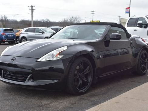 Used 2010 Nissan 370Z Touring w/ Sport Pkg RWD image 16