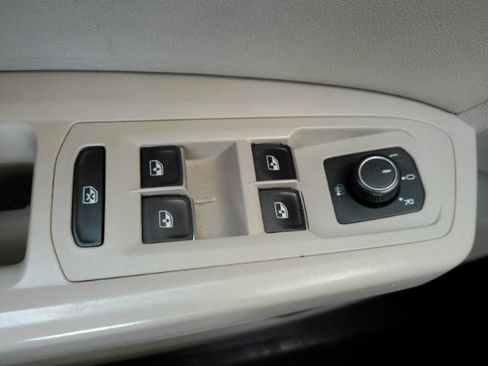 Used 2018 Volkswagen Atlas SE image 35