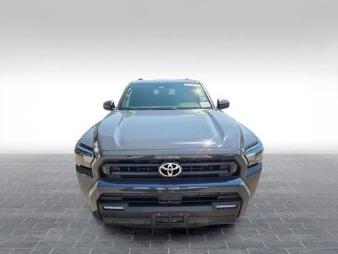Used 2025 Toyota 4Runner SR5 AWD/4WD image 2