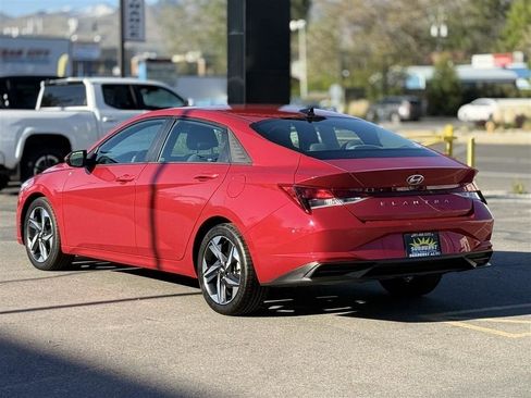 Used 2023 Hyundai Elantra SEL w/ Convenience Package FWD image 5