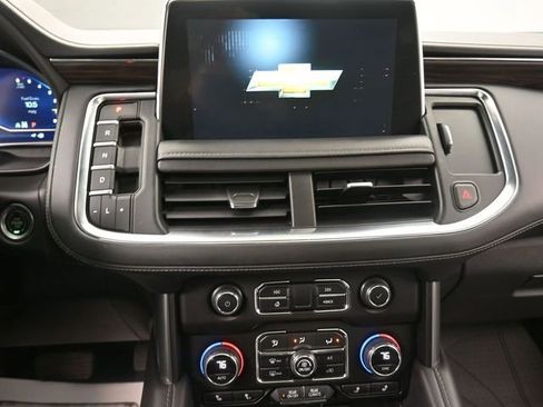 Used 2022 Chevrolet Suburban LT w/ LT Signature Plus Package image 10