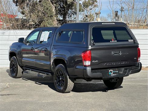 Used 2017 Toyota Tacoma SR image 12