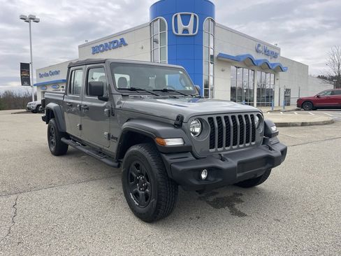 Used 2022 Jeep Gladiator Sport w/ Trailer Tow Package image 1