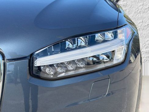 Used 2024 Volvo XC90 B5 Plus image 9