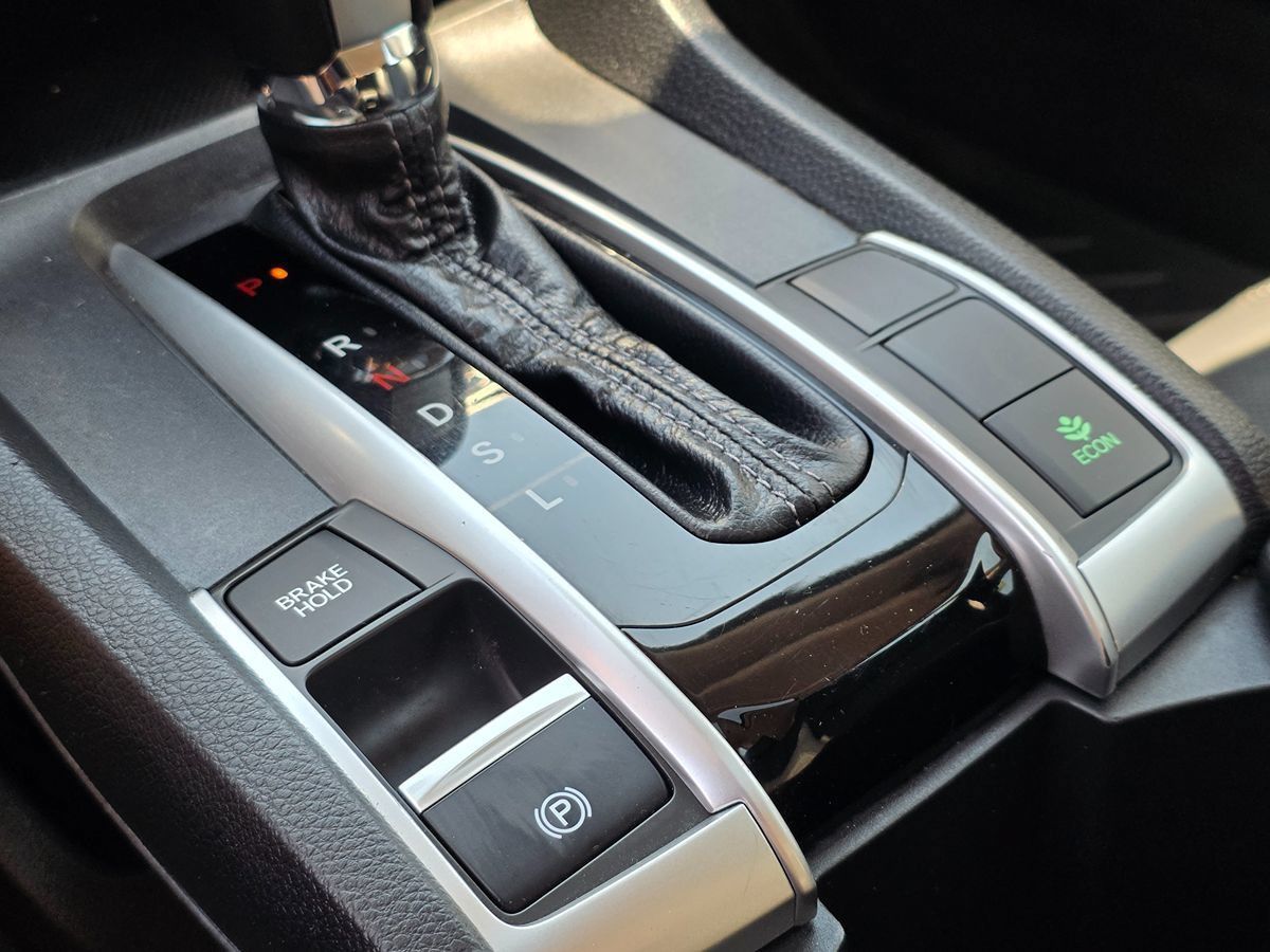 Used 2018 Honda Civic Touring image 42