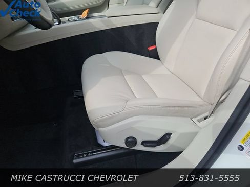 Used 2023 Volvo XC60 B5 Plus AWD/4WD image 25